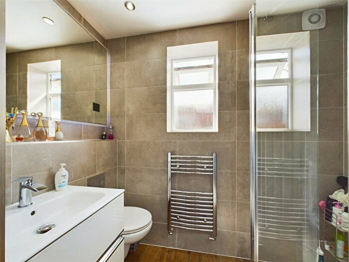 3 Bedroom Terraced House For Sale In Linden Road, Gloucester, Gloucestershire, GL1