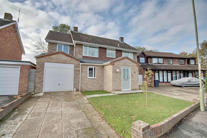 4 Bedroom Detached House For Sale In Southbrook Road, Langstone, PO9