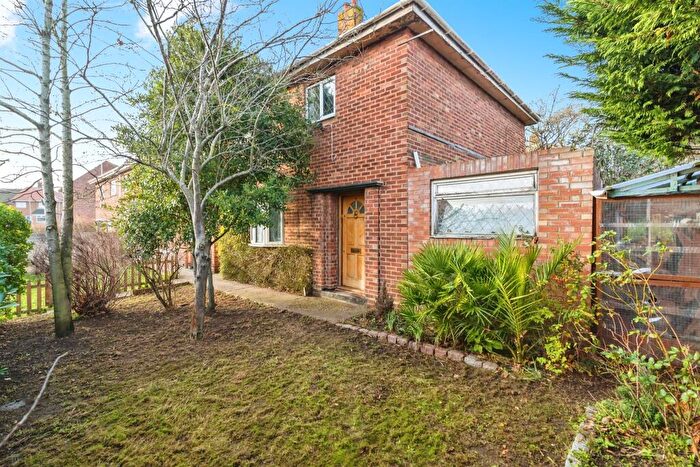 3 Bedroom End Of Terrace House For Sale In Hawthorn Avenue, Lowestoft, NR33