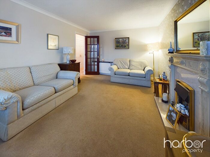 2 Bedroom Bungalow For Sale In Marchbank Gardens, Paisley, Renfrewshire, PA1