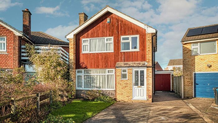 3 Bedroom Detached House For Sale In Bakewell Close, Mickleover, Derby, DE3