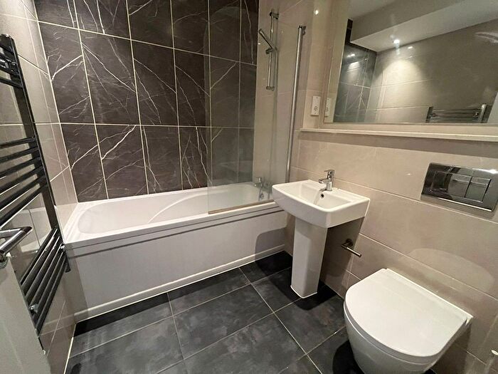 1 Bedroom Flat To Rent In High Street, Epsom, KT19