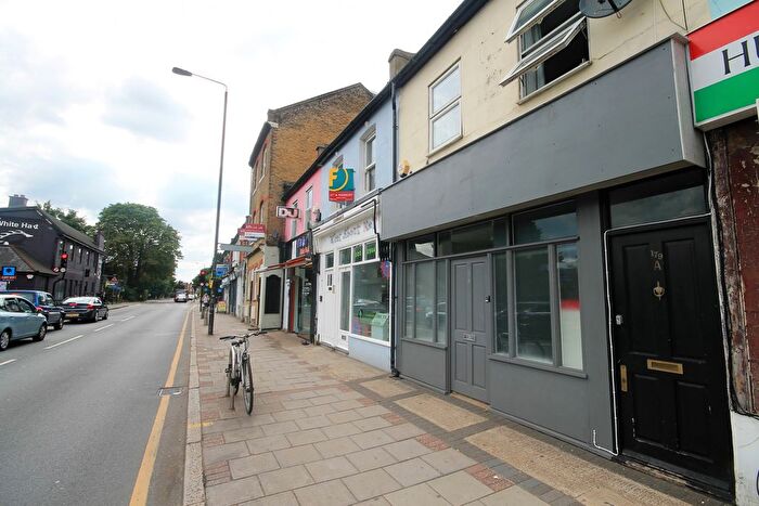 3 Bedroom Flat To Rent In Kingston Road, Wimbledon, SW19