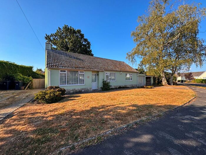 3 Bedroom Bungalow For Sale In Cedar Drive, Wimborne, BH21