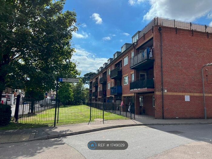 2 Bedroom Flat To Rent In Duett Court, Hounslow, TW5