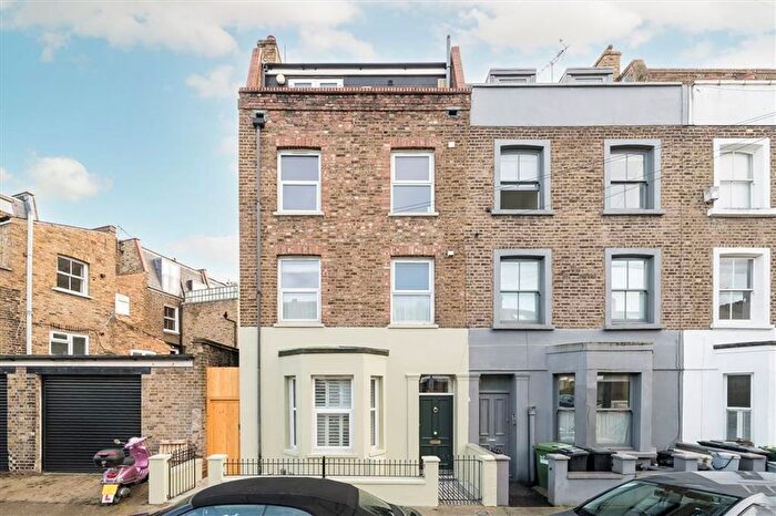 5 Bedroom Property To Rent In Clifton Avenue, Shepherds Bush, W12