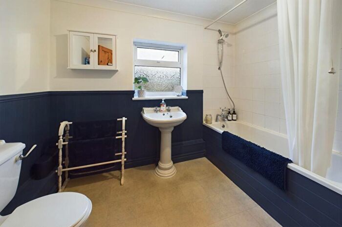 3 Bedroom Terraced House For Sale In Vicarage Road, Thetford, IP24