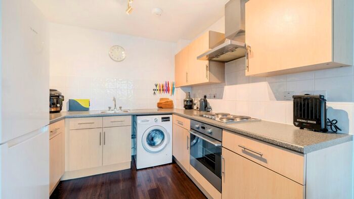 1 Bedroom Flat For Sale In Papyrus Court, Hillyfield, London, E17