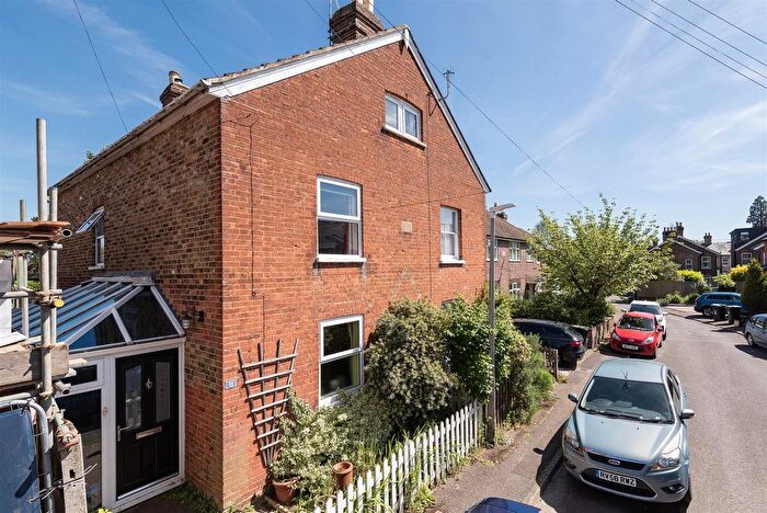 4 Bedroom Property For Sale In Uridge Crescent, Tonbridge, TN10