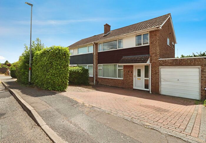 3 Bedroom Semi-Detached House For Sale In Lancaster Road, Rothwell, Kettering, NN14