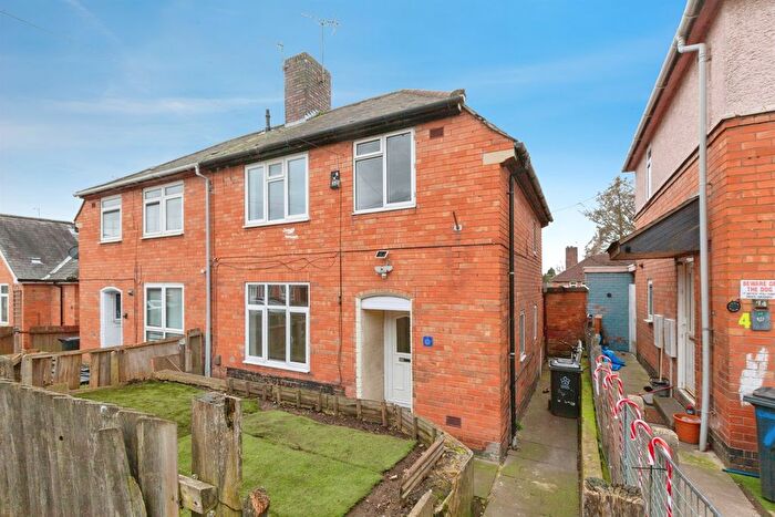 3 Bedroom Semi Detached House For Sale In Swannington Road, Leicester, LE3
