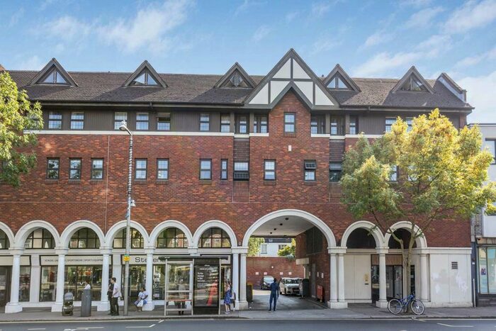 2 Bedroom Flat To Rent In Heath Road, Twickenham, TW1