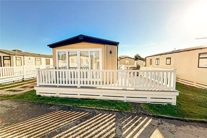 3 Bedroom Park Home For Sale In Shorefield, Shorefield Country Park, Downton, SO41