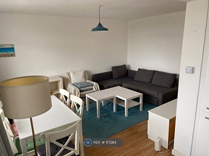 1 Bedroom Flat To Rent In Wheatley House, London, SW15