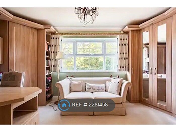 3 Bedroom Semi-Detached House To Rent In Fernbank Road, Ascot, SL5