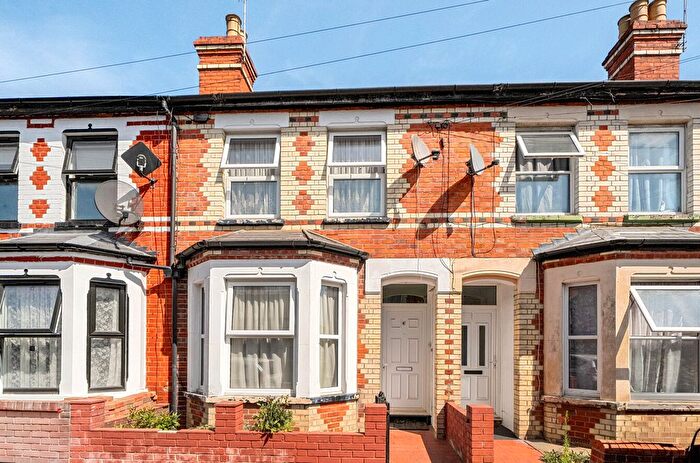 2 Bedroom Terraced House For Sale In Curzon Street, Reading, Berkshire, RG30
