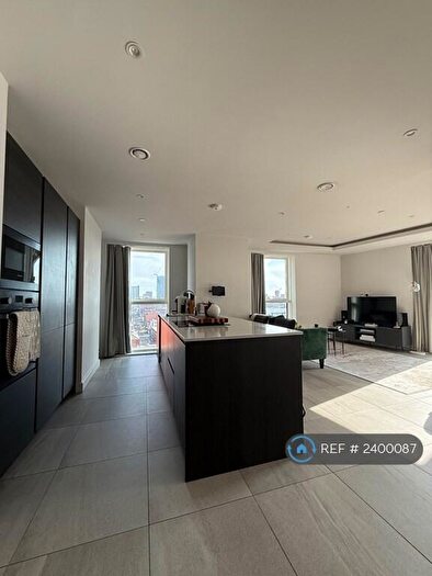 2 Bedroom Flat To Rent In Rochdale Road, Manchester, M4