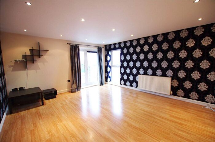 2 Bedroom Flat To Rent In Observer Drive, Watford, WD18
