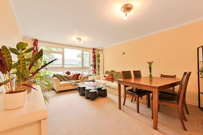 2 Bedroom Flat To Rent In Eaton Rise, Ealing, London, W5