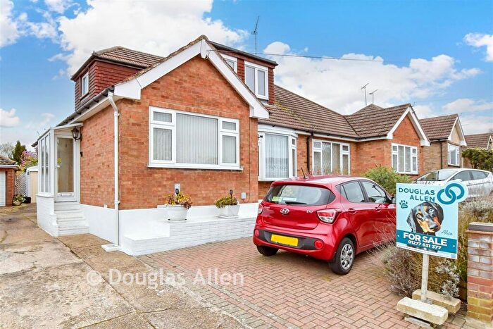 4 Bedroom Semi Detached House For Sale In Romney Road, Billericay, Essex, CM12