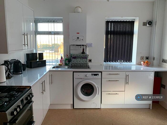 2 Bedroom Bungalow To Rent In Country View, Denholme, Bradford, BD13