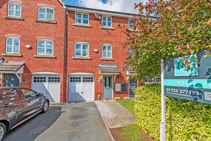 4 Bedroom Town House To Rent In Houston Gardens, Great Sankey, Warrington, Cheshire, WA5