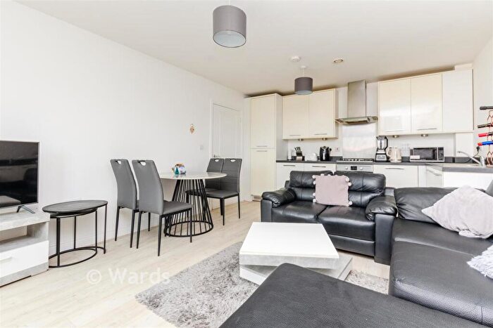 2 Bedroom Flat For Sale In Rainbow Road, Erith, Kent, DA8