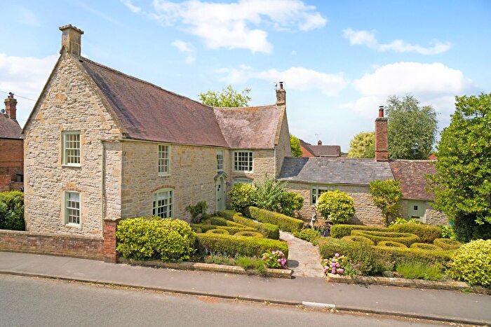 5 Bedroom Detached House For Sale In High Street, Evesham, WR11