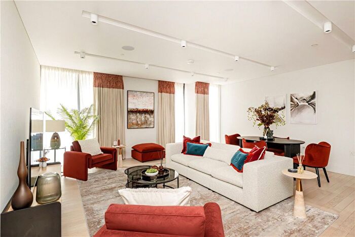 2 Bedroom Flat To Rent In Cork Street, Mayfair, London, W1S