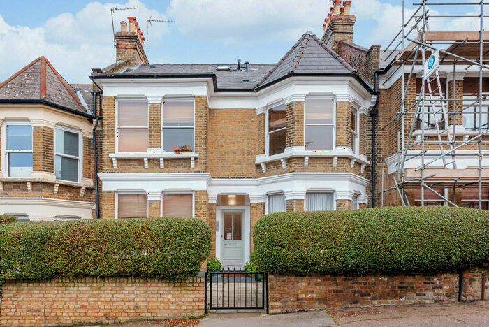 Studio To Rent In Elm Grove, Crouch End, London, N8