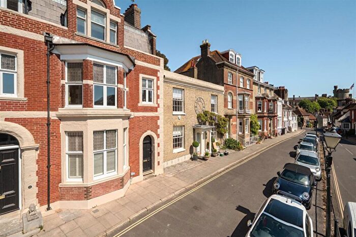 3 Bedroom Apartment For Sale In Maltravers Street, Arundel, BN18
