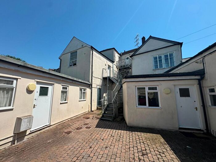 1 Bedroom Apartment To Rent In Dowell Street, Honiton, EX14