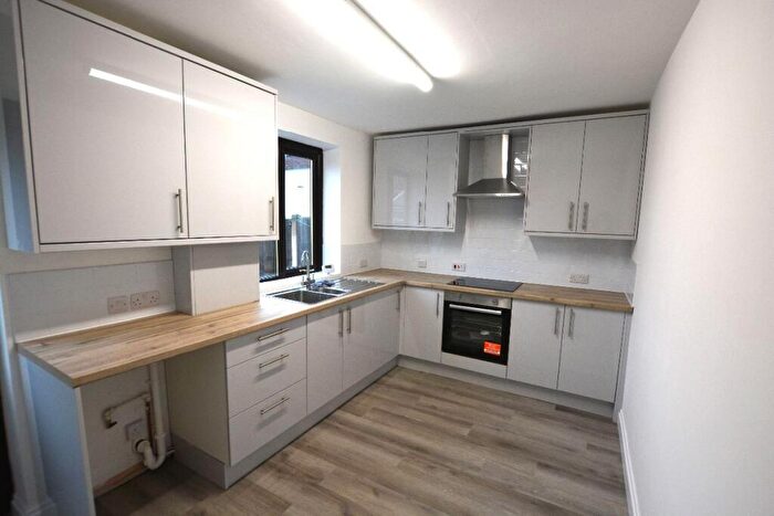 3 Bedroom Semi-Detached House To Rent In Carlton Road, Worksop, S81