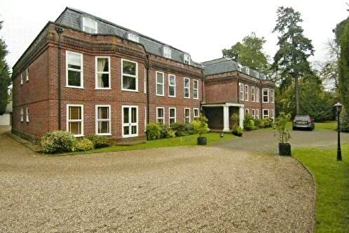 2 Bedroom Flat To Rent In Brinkworth Place, Burfield Road, Old Windsor, SL4