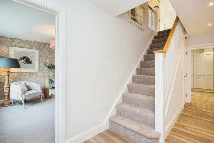 4 Bedroom Detached House For Sale In Walshes Road, Crowborough, TN6