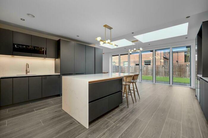 5 Bedroom Detached House To Rent In Dorchester Mews, Long Cross, KT16