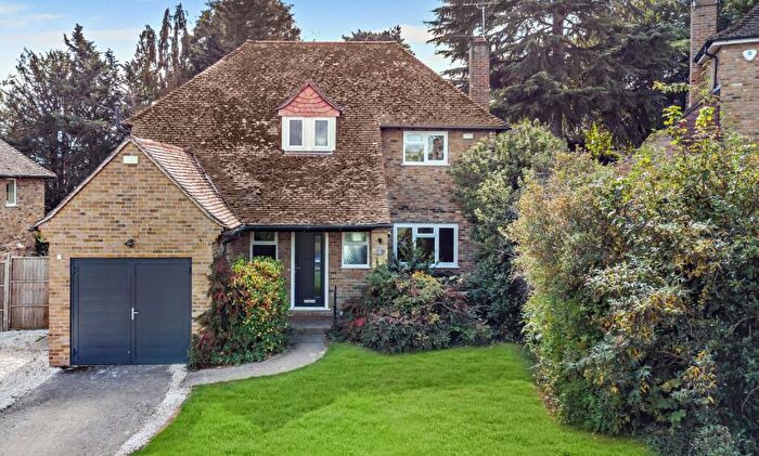 3 Bedroom Detached House For Sale In St. James Close, Pangbourne, Berkshire, RG8