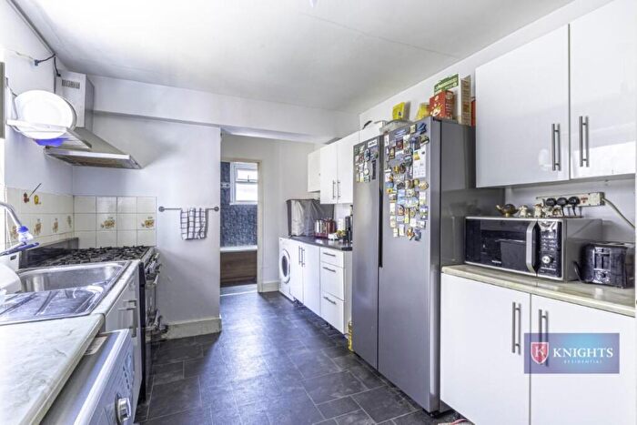 3 Bedroom House For Sale In Bromley Road, Tottenham, London, N17