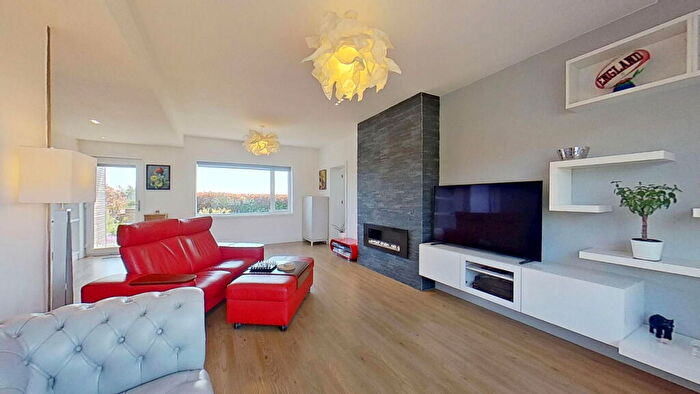 4 Bedroom Detached House For Sale In Sandwich Road, Cliffsend, Ramsgate, CT12