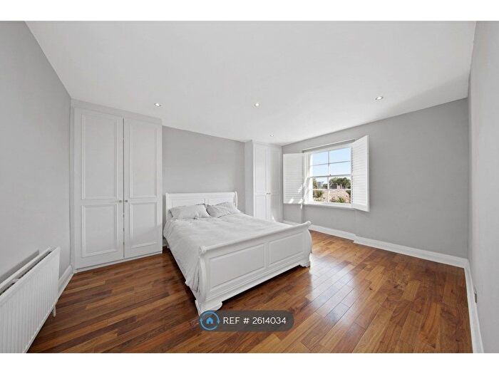 4 Bedroom Flat To Rent In Camden Road, London, N7