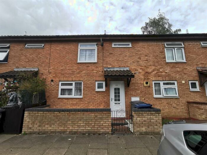 3 Bedroom House To Rent In Warrens Shawe Lane, Edgware, HA8
