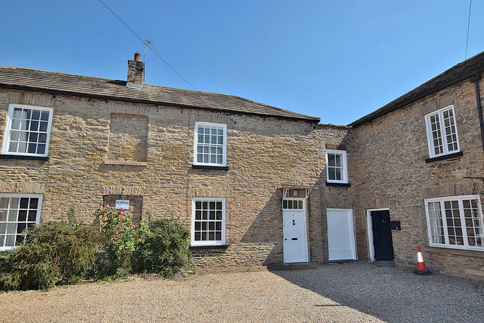 2 Bedroom End Of Terrace House To Rent In Temple Square, Richmond, DL10