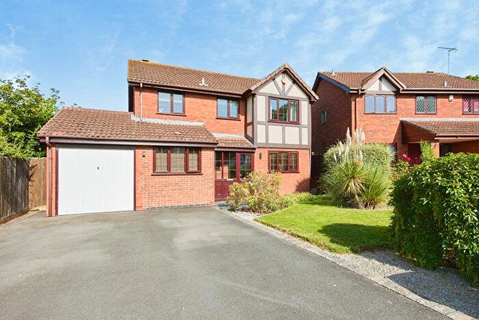 4 Bedroom Detached House For Sale In Wentworth Drive, Burton-on-trent, DE13