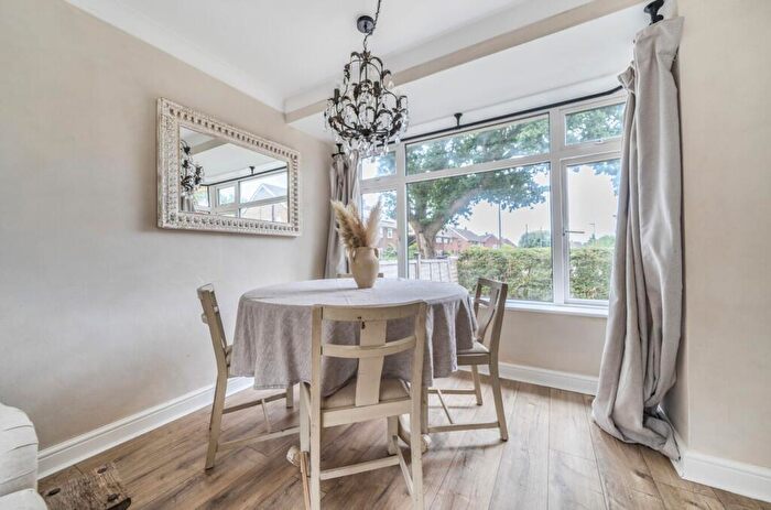 2 Bedroom Terraced House For Sale In Barton Road, Chichester, PO19