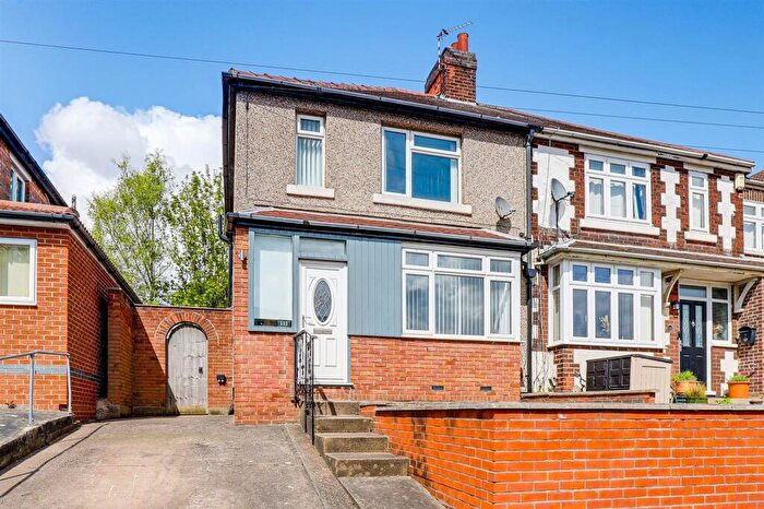 3 Bedroom Semi-Detached House For Sale In Oakdale Road, Nottingham, NG3