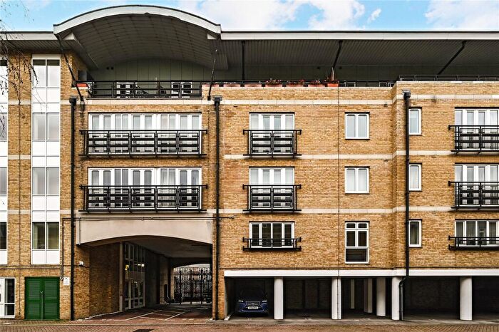 1 Bedroom Flat For Sale In Locksons Close, London, E14