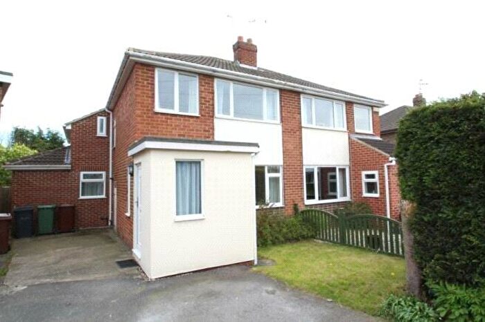 4 Bedroom Semi-Detached House To Rent In Beechwood Rise, Wetherby, LS22