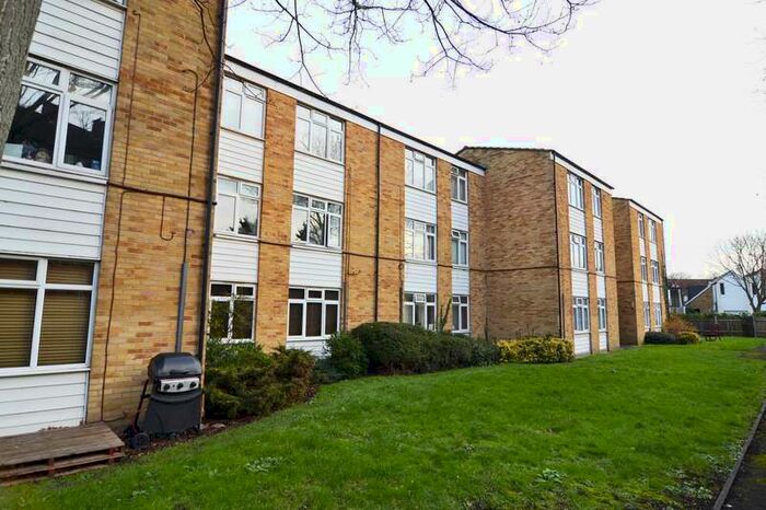 1 Bedroom Flat To Rent In Tenters House, 18 Little Queens Road, Teddington, Middlesex, TW11