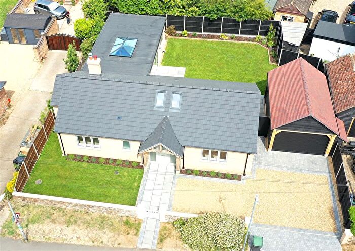 3 Bedroom Bungalow For Sale In High Street, Clophill, MK45