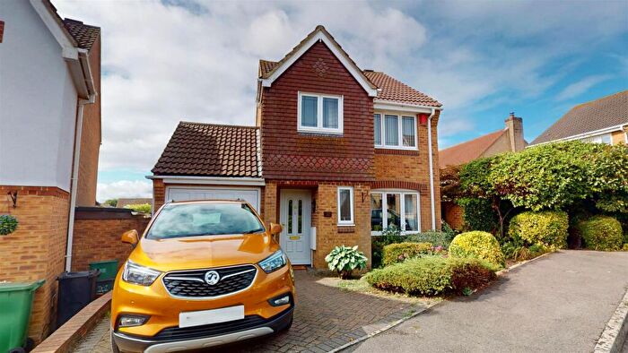 3 Bedroom Detached House For Sale In Underleaf Way, Peasedown St. John, Bath, BA2